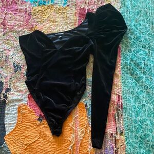 3/$10 Fashion Nova Black Velour Velvet bodysuit Top